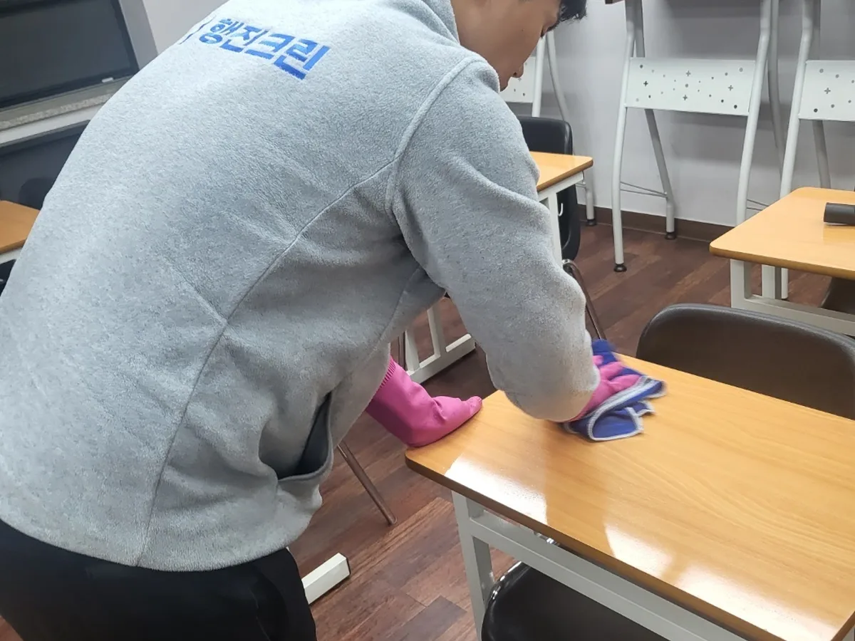 해운대구 반여동 유치원 책걸상 교실 위생청소 사례 - 행진크린